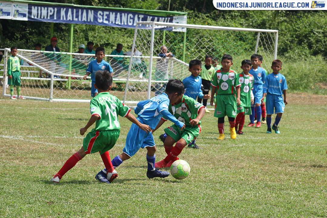 champion semifinal ijl 2018 pelita jaya soccer school vs ciss soccer skill