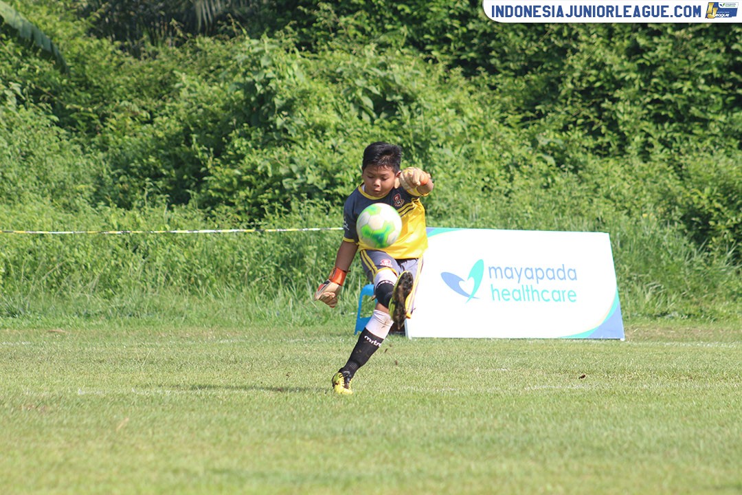 u11 8 april 2018 mprivate soccer vs pelita jaya