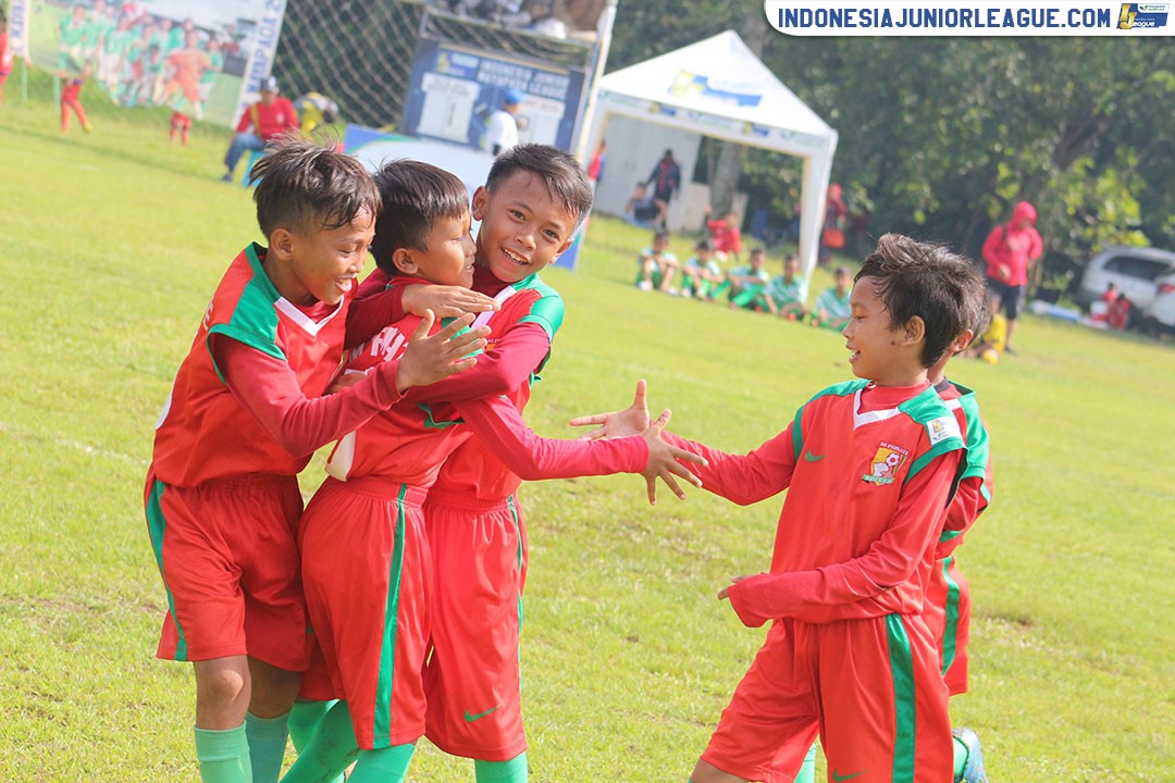 u11 8 april 2018 mprivate soccer vs pelita jaya