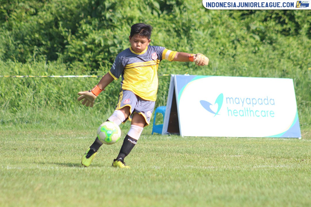 u11 8 april 2018 mprivate soccer vs pelita jaya