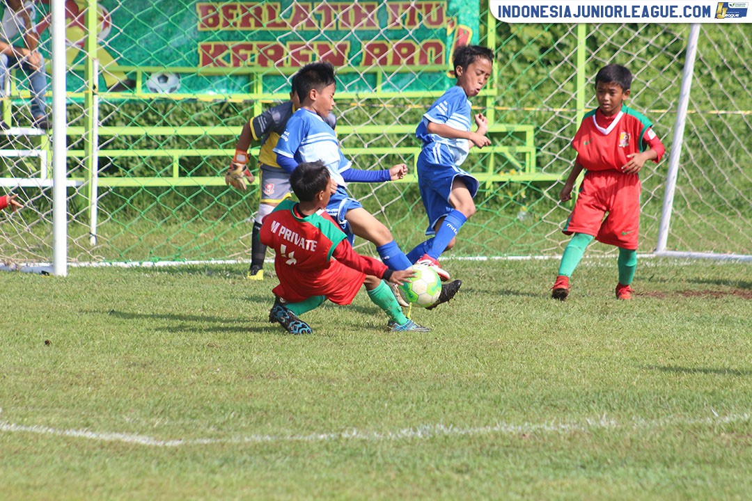 u11 8 april 2018 mprivate soccer vs pelita jaya