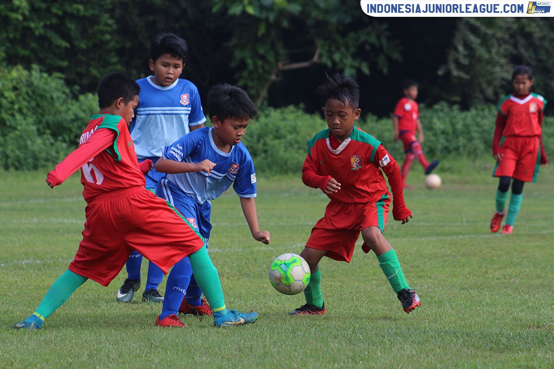 u11 8 april 2018 mprivate soccer vs pelita jaya