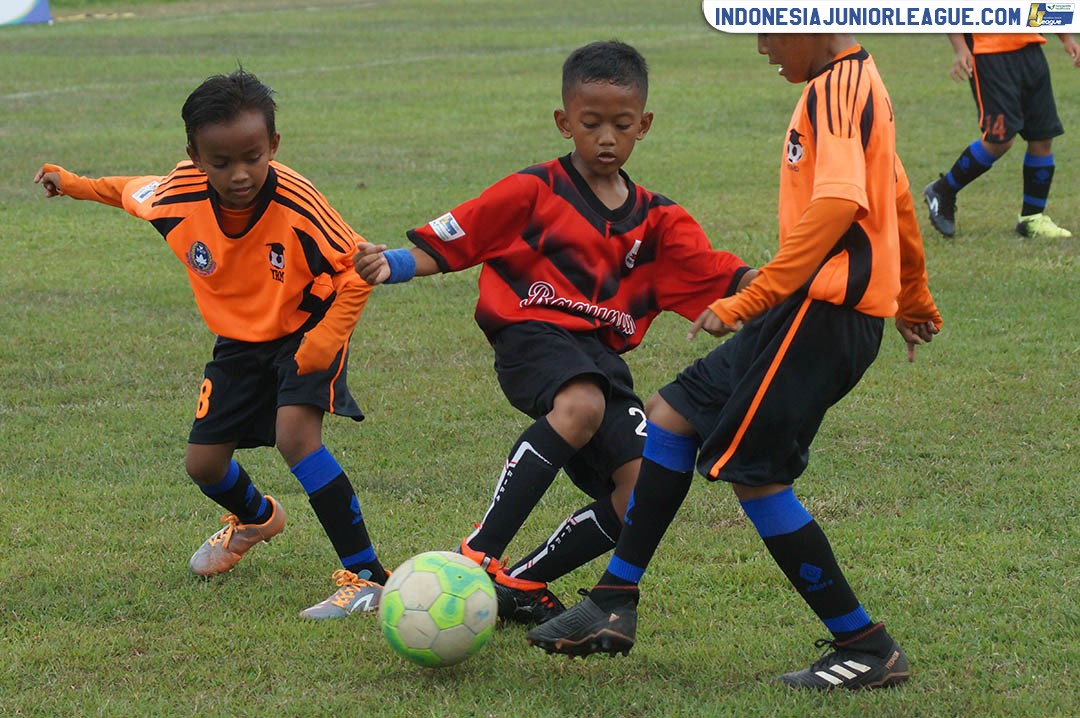 [U9 - 1 APRIL 2018] RAGUNAN SOCCER SCHOOL VS RMD