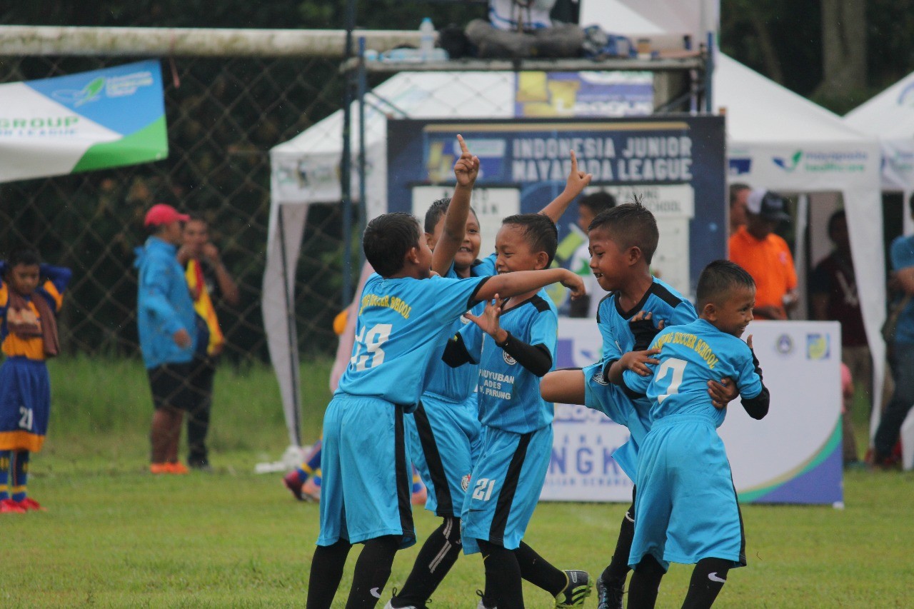 Asah Kekompakan Tim, Parung Soccer School "Diperkuat" Alexander Pulalo
