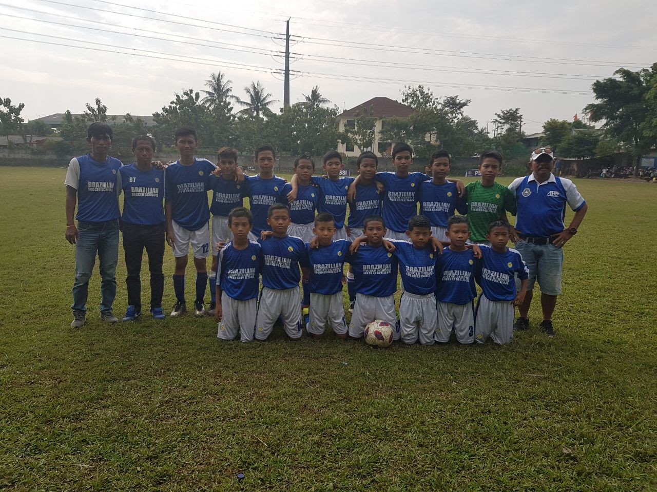 Menunggu Tarian Samba Brazilian Soccer Schools